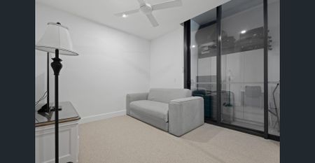 Double Storey Apartment in Heart of Newstead - Photo 2