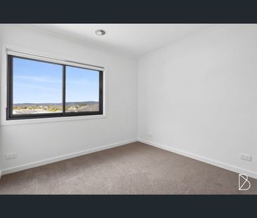 19 Wellsvale Drive, Googong, NSW 2620 - Photo 6