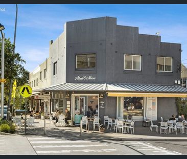 Bright North-Facing Apartment in the Heart of Freshwater - Photo 2