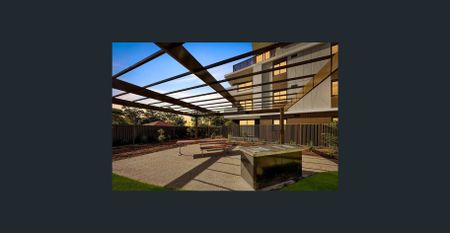 GROUND FLOOR UNIT WITH COURTYARD!! - Photo 5