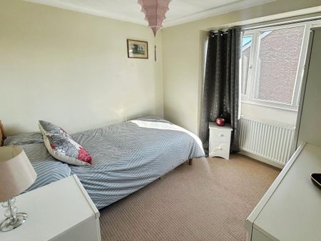 4 bedroom detached house to rent - Photo 5