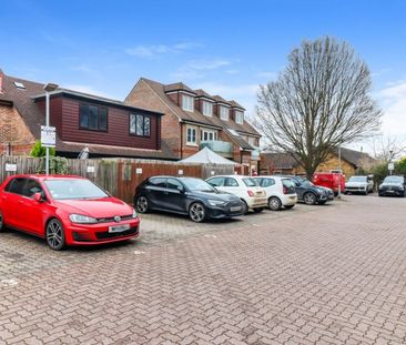 The Broadway, Farnham Common, Buckinghamshire,SL2 - Photo 4