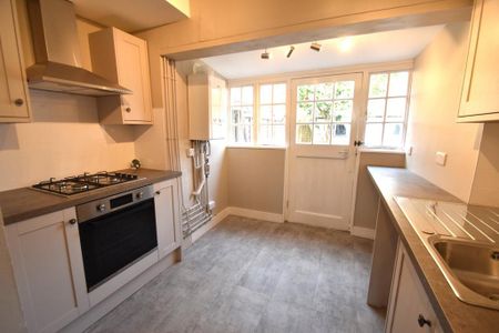 3 bedroom terraced house to rent - Photo 2