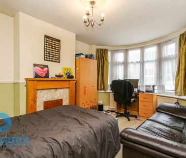 5 bed Semi-Detached House for Rent - Photo 1