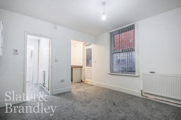 2 bedroom ground floor flat to rent - Photo 1