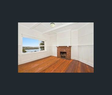 Two storey 4 bedroom house with 2 kitchens - Photo 6