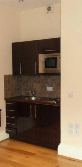 Studio to rent - Photo 1