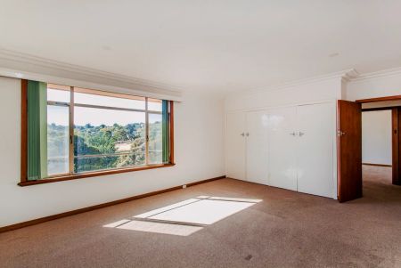 3 Bed, 1 Bath - Photo 5