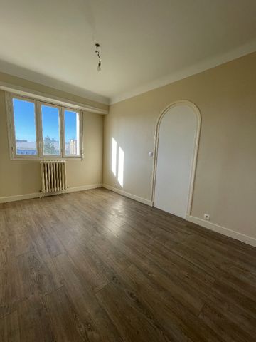 Location Appartement 4 pièces 89m² - Photo 2