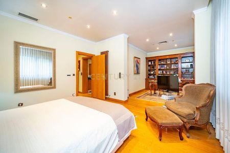 Av da República, Avenidas Novas, Lisbon 1050-190 - Photo 4