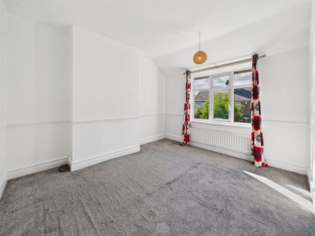 3 bedroom semi-detached house to rent - Photo 4