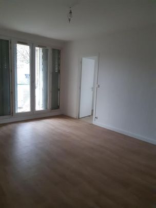 TYPE 3 38 COURS SAINT ANDRE - Photo 1