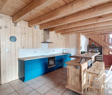 A LOUER A LULLIN, MAISON MITOYENNE DE 162.78M² ENTIEREMENT MEUB - Photo 5