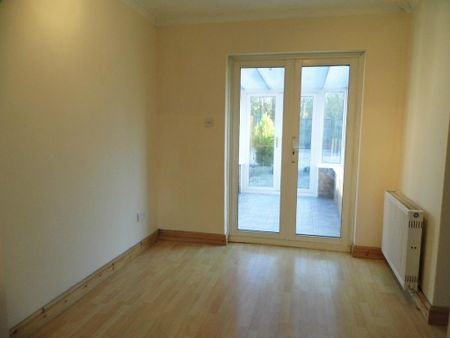 3 bedroom terraced house to rent - Photo 2