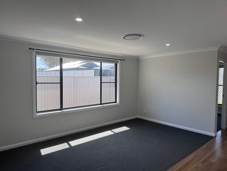 1/29 Mustang Close, TAMWORTH NSW 2340 - Photo 5