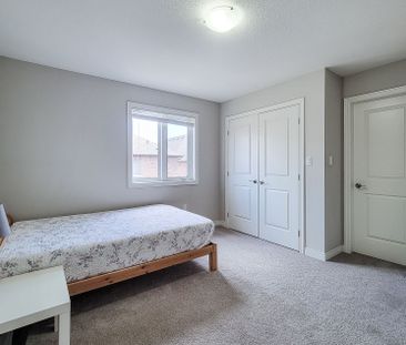 For Lease - 52 Sonoma Valley Crescent, Hamilton, Ontario - Photo 4