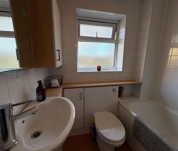 Northcote Road, Ash Vale, Aldershot, Surrey, GU12 - Photo 1