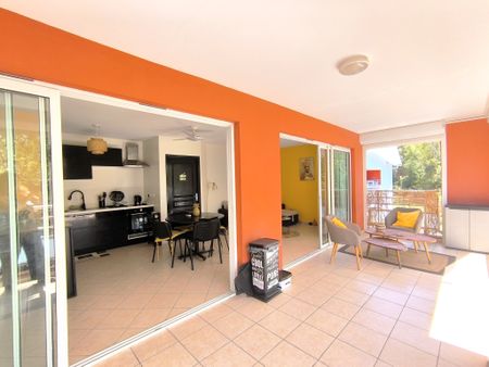 Location Appartement 2 pièces 45m² LES ABYMES 97139 - Photo 3