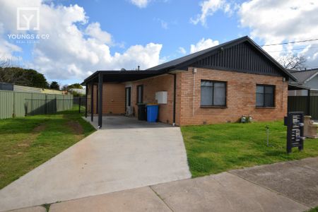 27 Mackellar Cres, Mooroopna - Photo 3