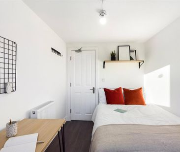 1 bedroom in a house share to rent - Photo 3