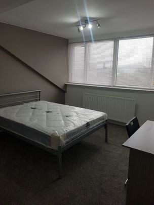 Room in a Shared House, Hartley Grove, LS6 - Photo 1