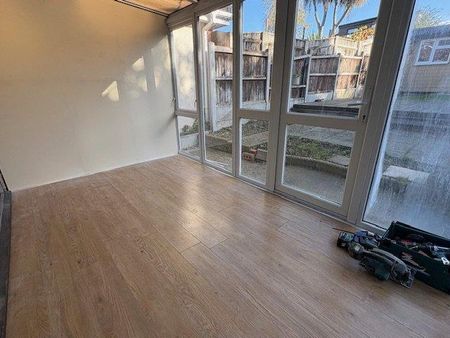 2 bedroom semi-detached house to rent - Photo 3