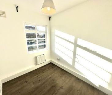 State Mansions, Ilford, IG6, Property for rent - Photo 4