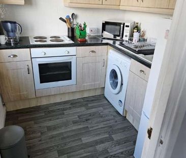 St Keverne Square, NE5 - Photo 4