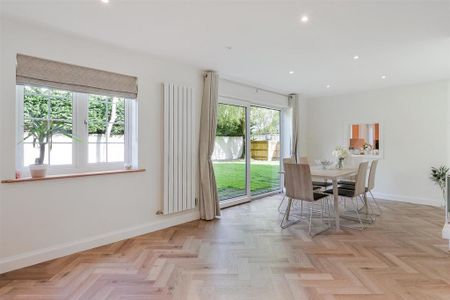 5 bedroom detached house to rent - Photo 4