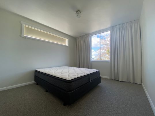 Neat & Tidy Unit Close to CBD - Photo 1