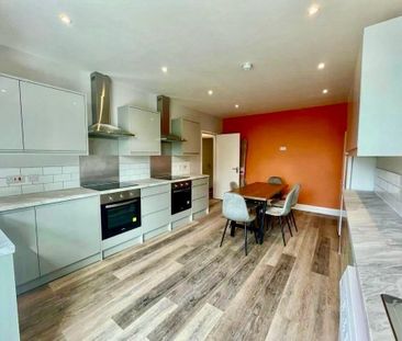 Room in a Shared House, Whiteladies Road, BS8 - Photo 2