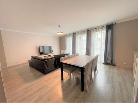Location Appartement 4 pièces 92m² - Photo 2