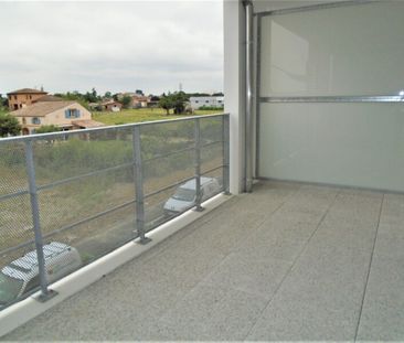 Location Appartement 2 pièces 38m² LAUNAGUET 31140 - Photo 3