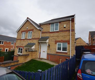 Wentworth Crescent, Bradford - Photo 1