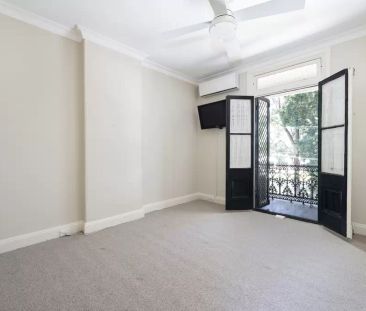 Classic Victorian terrace in parkside setting - Photo 4