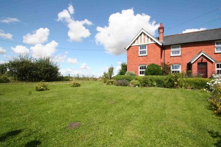 2 bedroom terraced house to rent - Photo 4