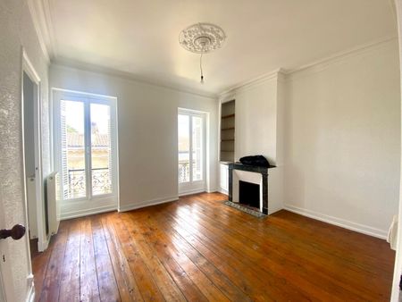 Location Appartement 4 pièces 76m² BORDEAUX 33000 - Photo 2