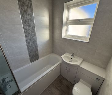 St. Johns Road, Sheffield, Laughton - Photo 4