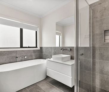 Coastal Home in Coveside - Photo 6