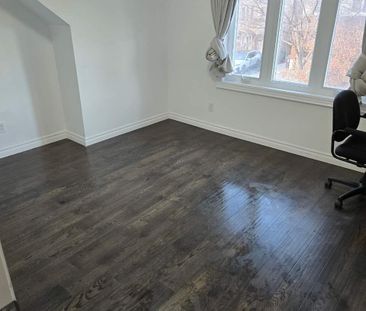 For Lease - 49 Torrens Avenue, Toronto, Ontario - Photo 4