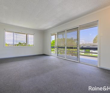 Spacious Family Home with Rumpus Room in Clinton - Photo 5