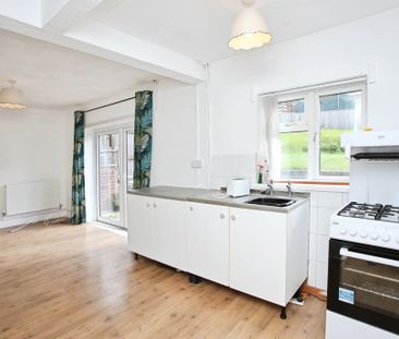 Wyndham Street, Porth - Photo 6