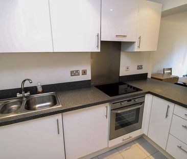 2 bedroom apartment to rent - Photo 6