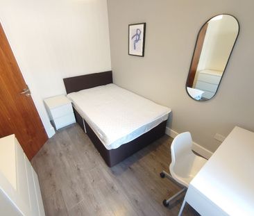 Gilroy Road, Kensington. - Photo 6