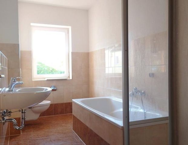 Helle 3-Raum-Wohnung in ruhiger Wohnlage (Hinterhaus) im Stadtzentrum Riesa´s - Photo 1
