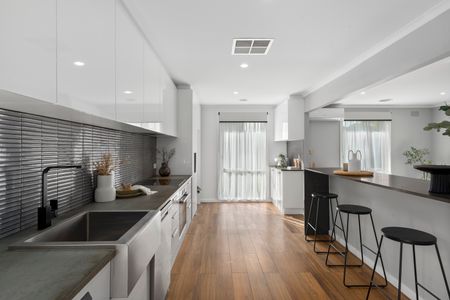 Fully Renovated Family Home - Photo 5