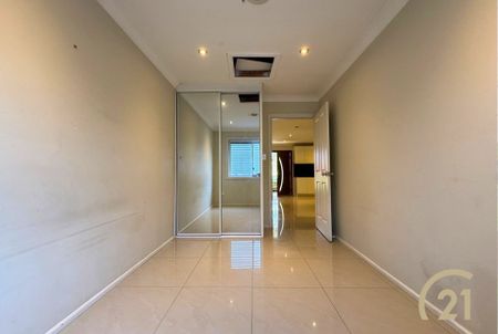 Spacious 2 Bedroom Granny Flat&comma; Water Inc&excl; - Photo 3