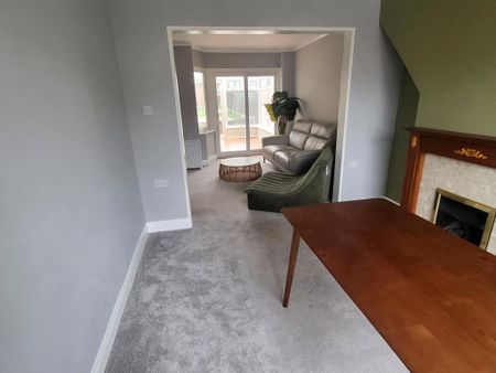 3 bedroom semi-detached house to rent - Photo 2