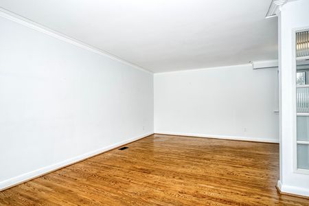 For Lease - 238 Searle Avenue, Toronto, Ontario - Photo 2