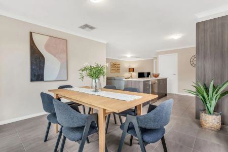 Light, Space, and Style in Perfect Harmony - Photo 4